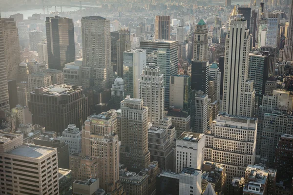 Нью-Йорк с городскими небоскребами, Манхэттен — стоковое фото