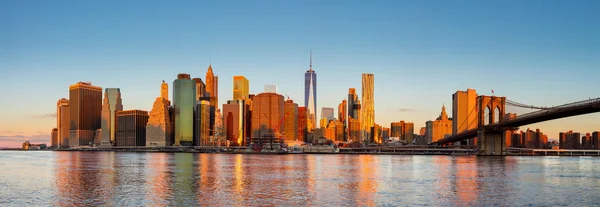 Panorama Nowego Jorku - Manhattan o wczesnym rankiem — Zdjęcie stockowe
