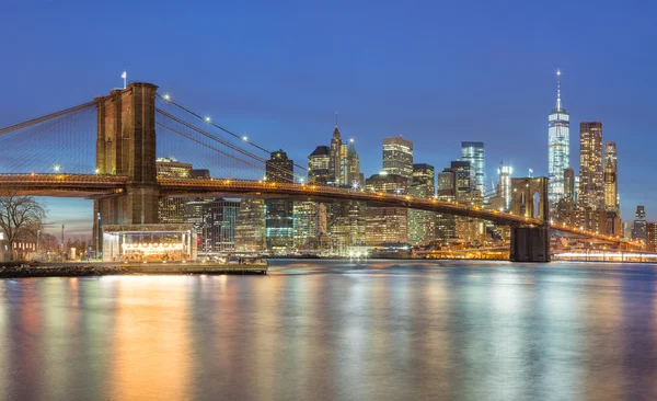 Vista panorámica del horizonte de Manhattan en la ciudad de Nueva York — Foto de Stock