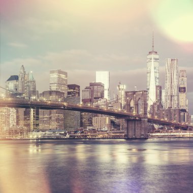 Vintage tarzı görünümü Brooklyn Köprüsü ve Manhattan Skyline, Ne