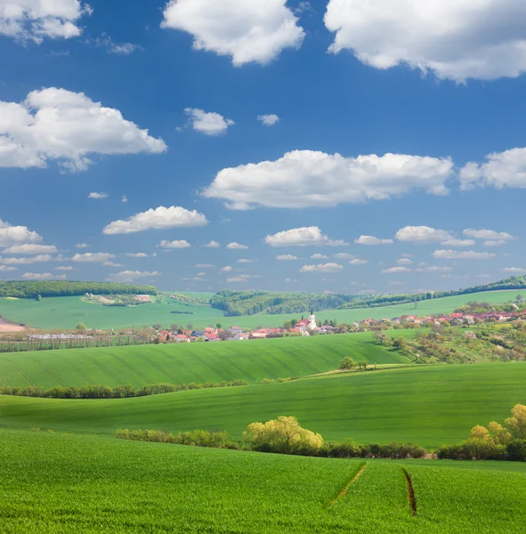 Panorama över gamla europeiska staden och naturen, sommar semester begreppsmässigt — Stockfoto