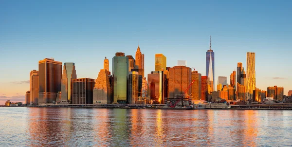 Nueva York Panorama - Manhattan y el distrito de negocios en el —  Fotos de Stock