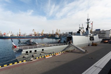 savaş gemisi sert bağlantı noktası pier
