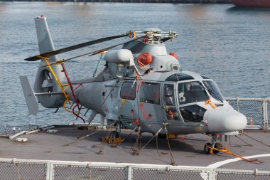 Donanma kurtarma helikopteri 