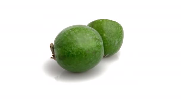 Φέτες Feijoa Απομονώνονται Λευκό Φόντο — Αρχείο Βίντεο