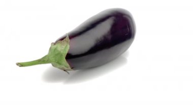 patlıcan beyaz arkaplanda izole edildi