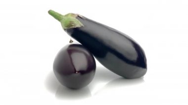 patlıcan beyaz arkaplanda izole edildi