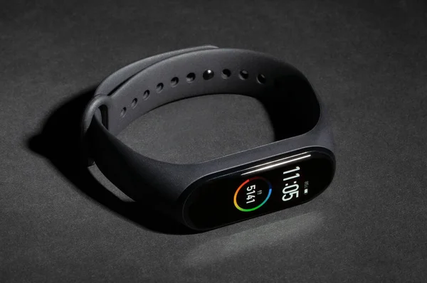 Smart Band Fitness Tracker Izolowany Czarno — Zdjęcie stockowe