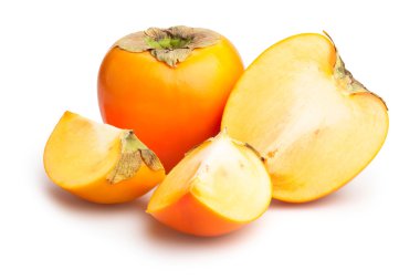 Bütün ve dilimlenmiş Trabzon hurması