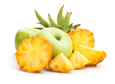 Ananas dilimleri ve elma