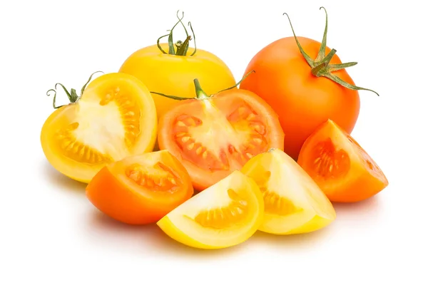 Hela och skivade tomater — Stockfoto