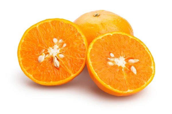 Tangerinas inteiras e cortadas — Fotografia de Stock