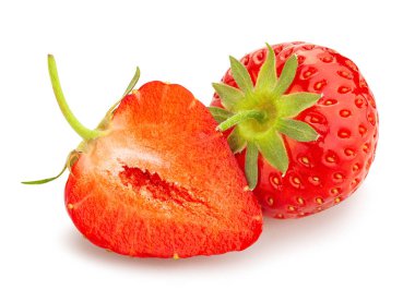 Dilimlenmiş çilek yolu beyazda izole edilmiş