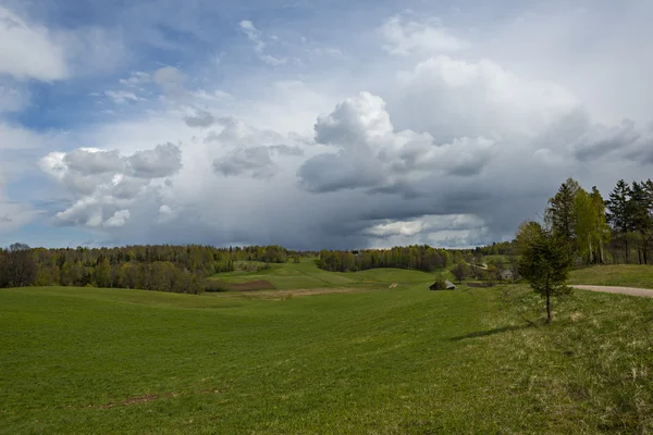 Landskapet i Lettland under våren. — Stockfoto