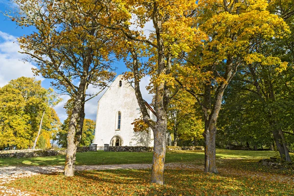 La iglesia de Santa Catalina en Karja, Saaremaa, Estonia . — Foto de Stock