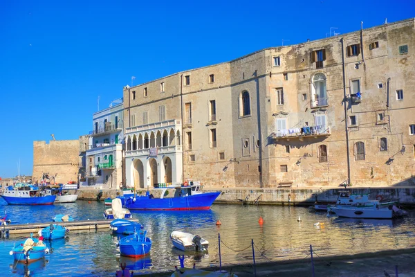 Monopoli panoramik bir bakış. Puglia. İtalya. — Stok fotoğraf