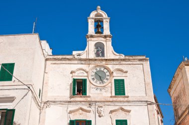 Saat Kulesi. Polignano bir kısrak. Puglia. İtalya 