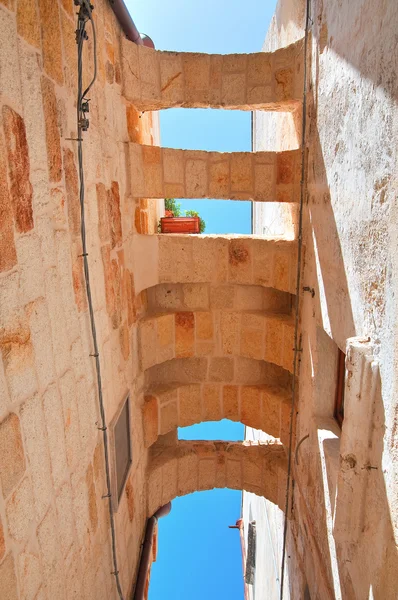 A sikátorban. Polignano egy kanca. Puglia vagyok. Olaszország — Stock Fotó