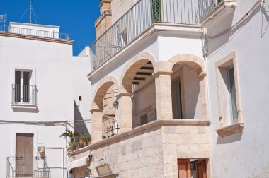 Ara sokakta. Kısrak başına polignano. Puglia. İtalya 