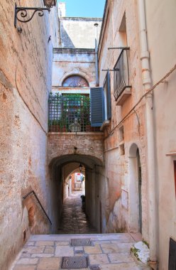 Ara sokakta. Kısrak başına polignano. Puglia. İtalya. 