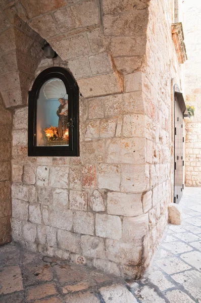 Para o beco. Polignano uma égua. Puglia. Itália . — Fotografia de Stock