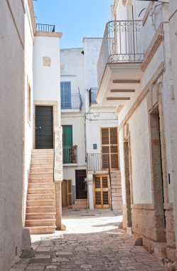Ara sokakta. Kısrak başına polignano. Puglia. İtalya. 
