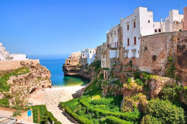 Panoramisch zicht van polignano. Puglia. Italië. — Stockfoto