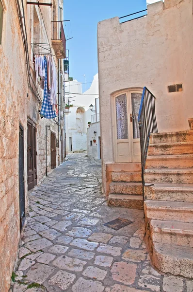 Une ruelle. Polignano une jument. Pouilles. Italie . — Photo