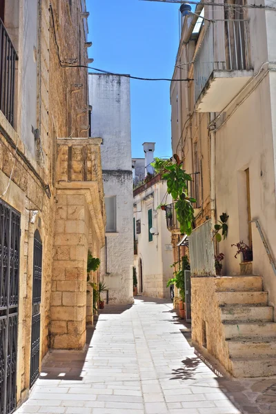 Steegje. Turi. Puglia. Italië. — Stockfoto