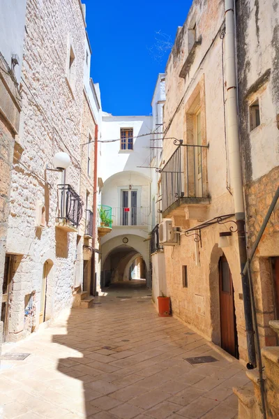 Steegje. Turi. Puglia. Italië. — Stockfoto