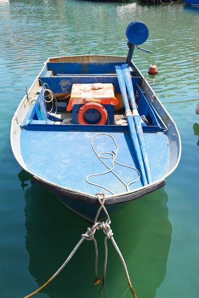 ボート。ジョヴィナッツォ。プーリア州。イタリア. — ストック写真