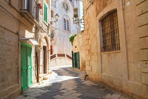 Gasse. giovinazzo. Apulien. Italien. — Stockfoto