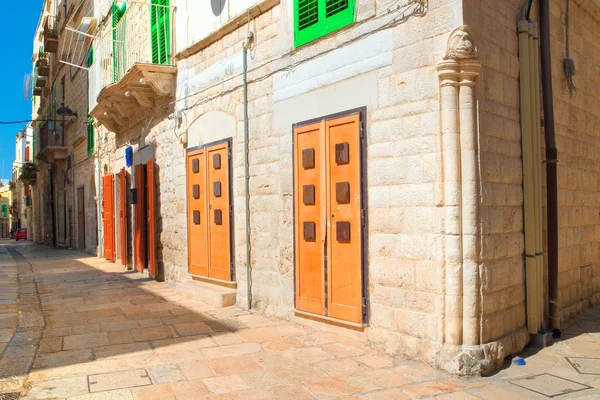 Steegje. Molfetta. Puglia. Italië. — Stockfoto