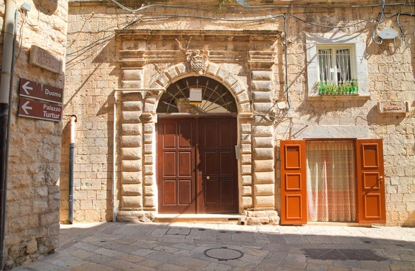 Molfetta alleyway. Puglia. İtalya. — Stok fotoğraf