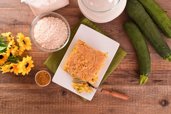Reis Timbale mit Zucchini. — Stockfoto