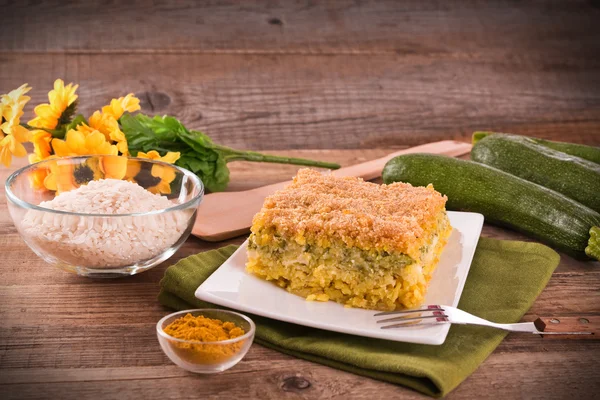 Reis Timbale mit Zucchini. — Stockfoto