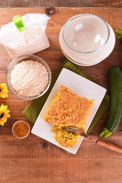 Ris fjällröding med zucchini. — Stockfoto