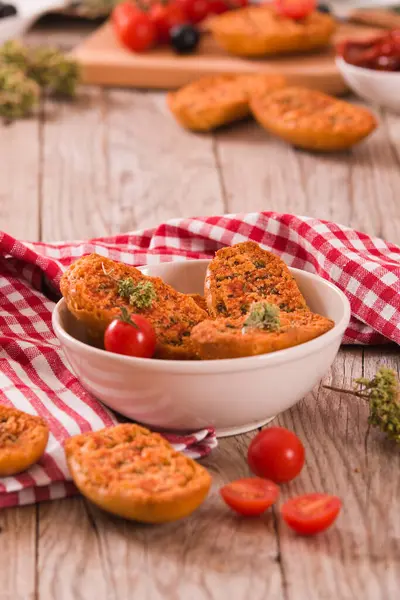 Pane Tostato Con Pomodoro Origano — Foto Stock