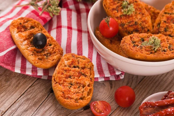 Pane Tostato Con Pomodoro Origano — Foto Stock