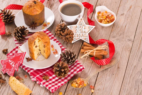 Panettone Christmas Cake White Dish — Stock Photo, Image