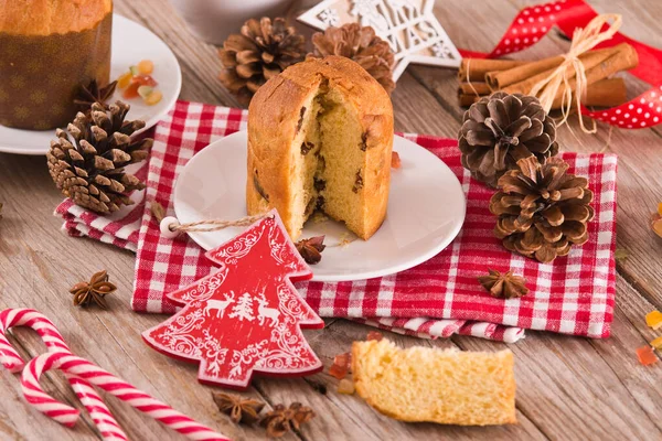 Panettone Christmas Cake White Dish — Stock Photo, Image