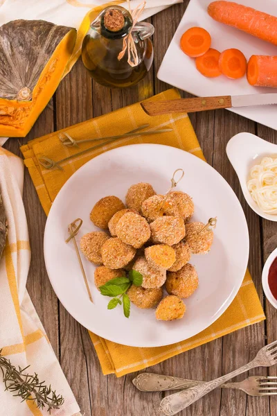 Albóndigas Pollo Con Calabaza Plato Blanco — Foto de Stock