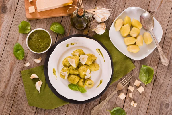 Gnocchi Patate Ripieni Salsa Pesto — Foto Stock