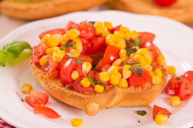 Domatesli friselle..