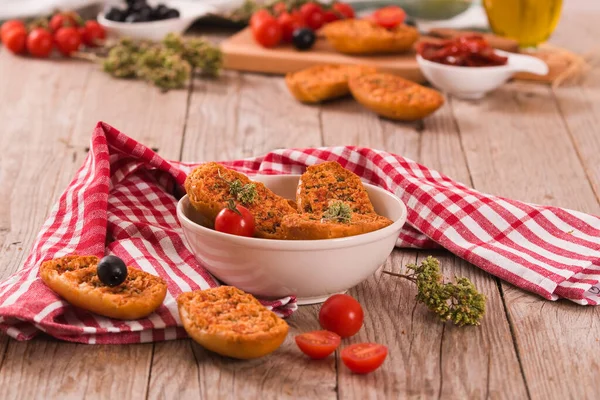 Pane Tostato Con Pomodoro Origano — Foto Stock