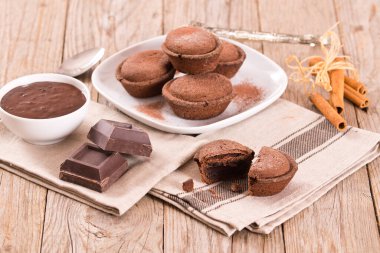 Çikolata dolgulu Pasticciotto keki..