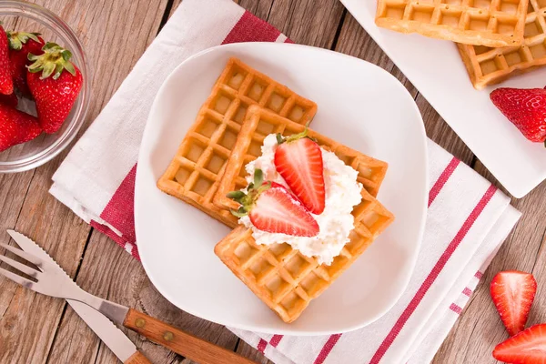 Waffles Strawberries Whipped Cream — Stock Photo, Image