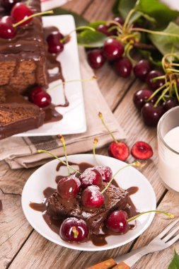 Kirazlı çikolatalı kek..