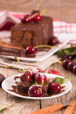 Kirazlı çikolatalı kek..