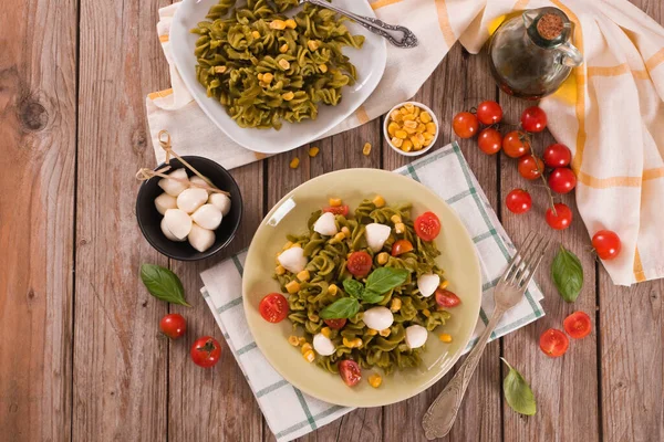 Pasta Fusilli Con Pomodorini Mais Dolce — Foto Stock